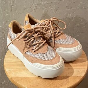 UGG Marin Mega Lace Women's Sneakers